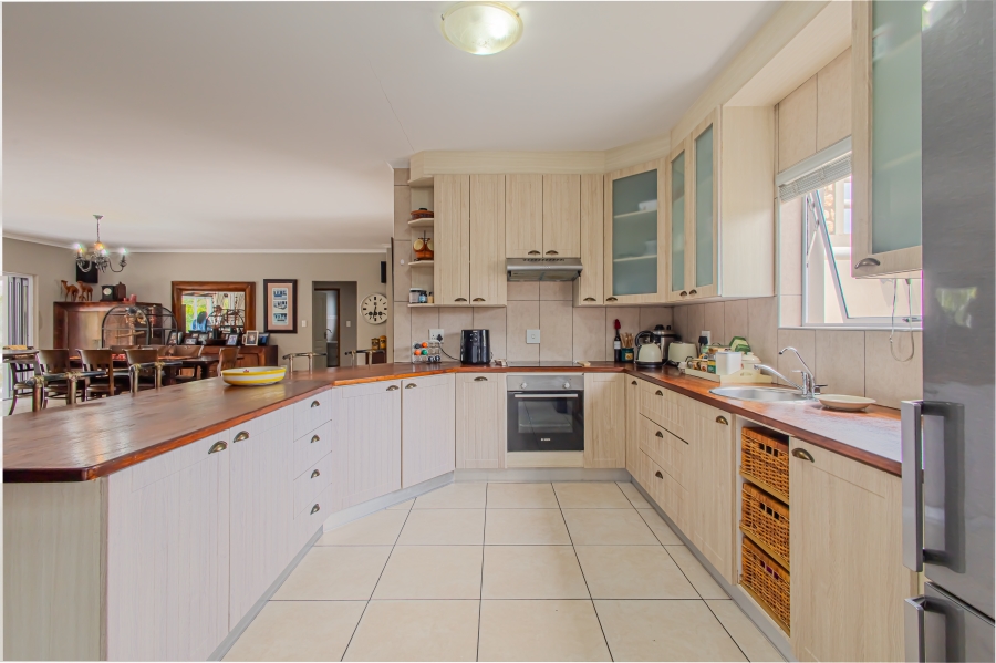 3 Bedroom Property for Sale in Country Club Western Cape